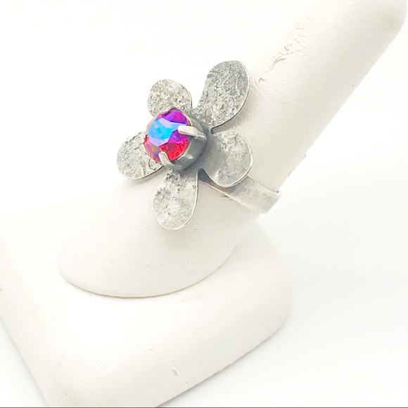 Flower ring-crystal statement ring - Picture 3 of 5